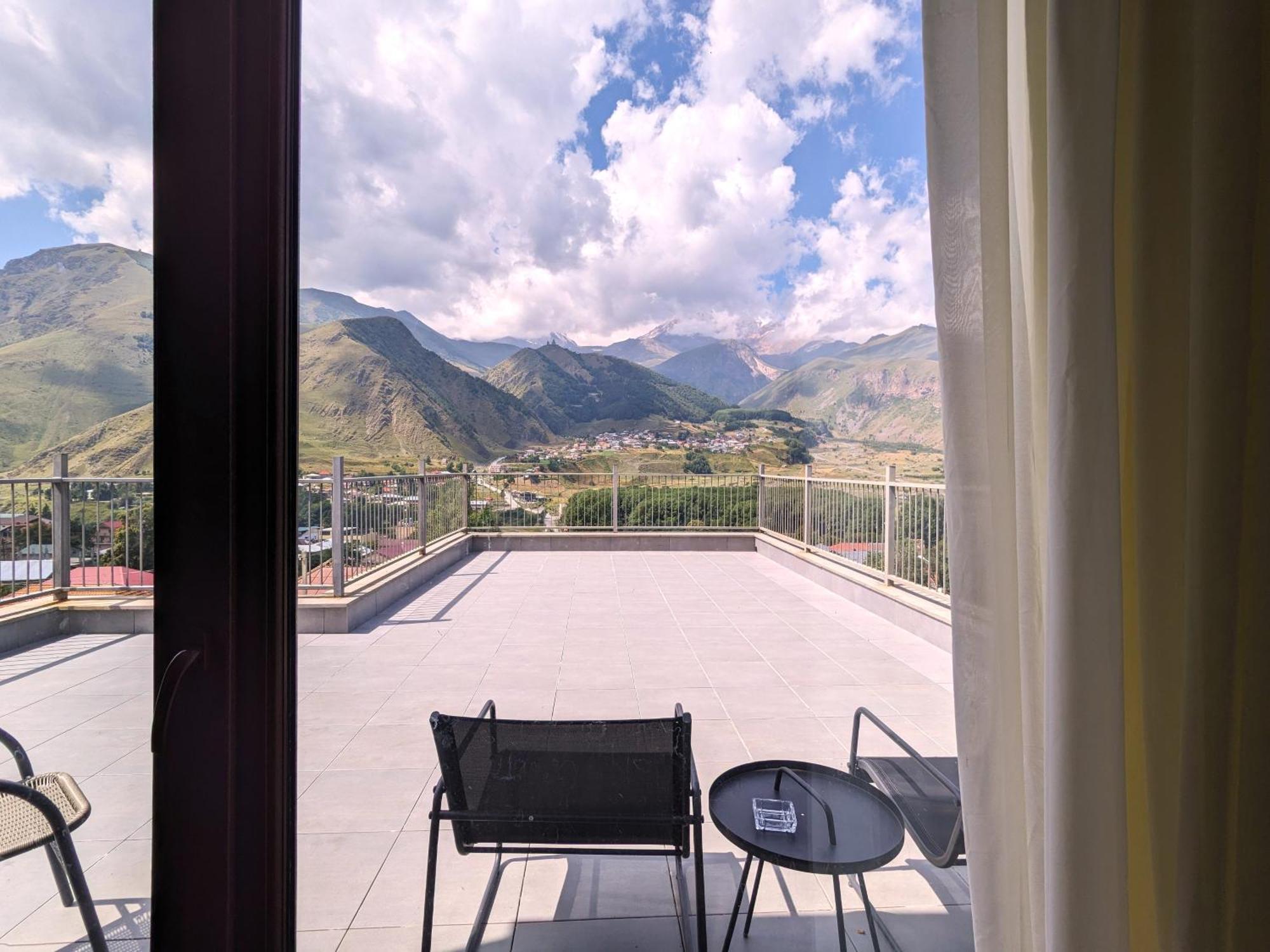 Hotel Milky Way Kazbegi Exterior foto